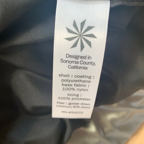 Athleta Women's Responsible Goose Down Flash Bomber Puffer Size:Medium - Picture 8 of 11